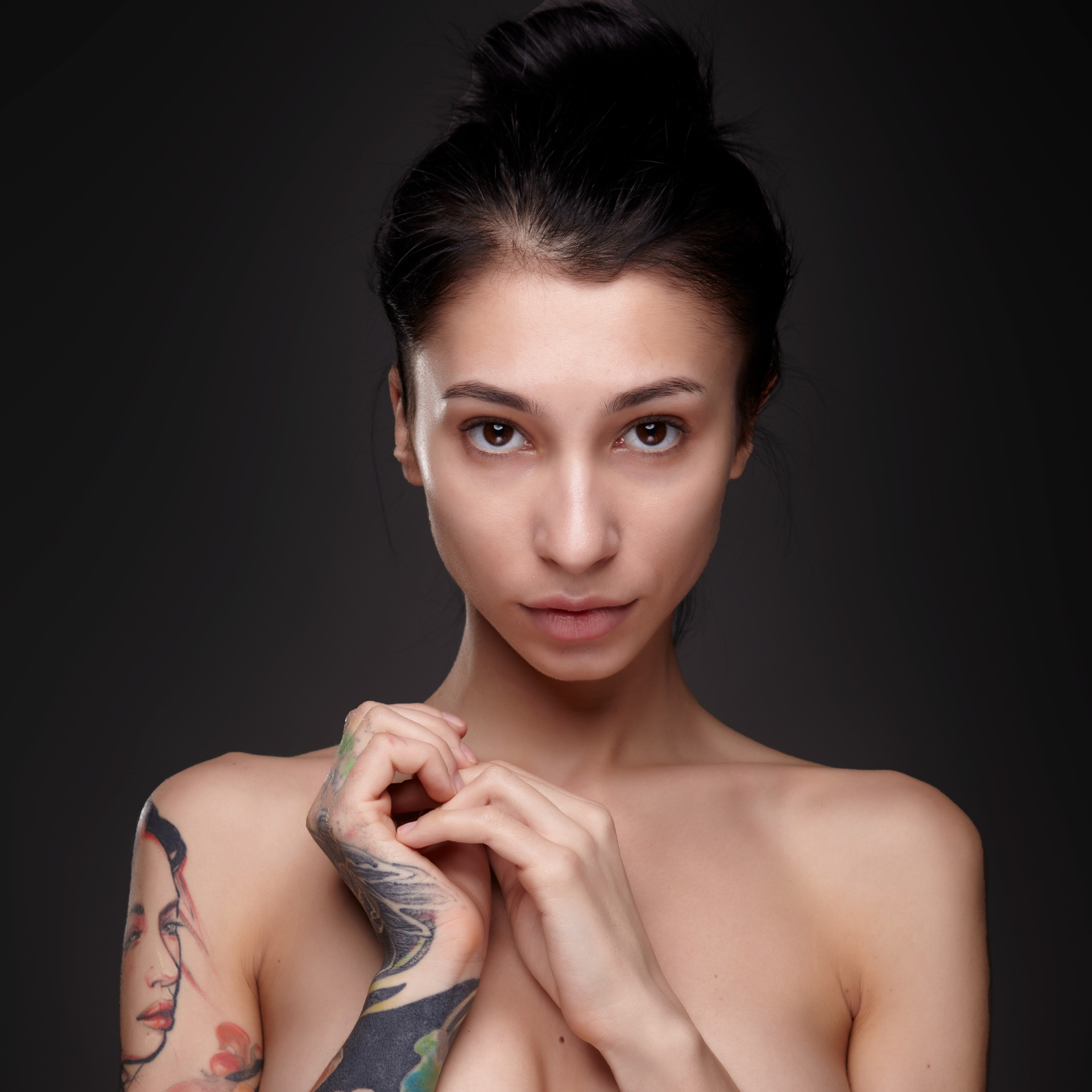 ESensual Female Portrait Session in Warsaw Studio