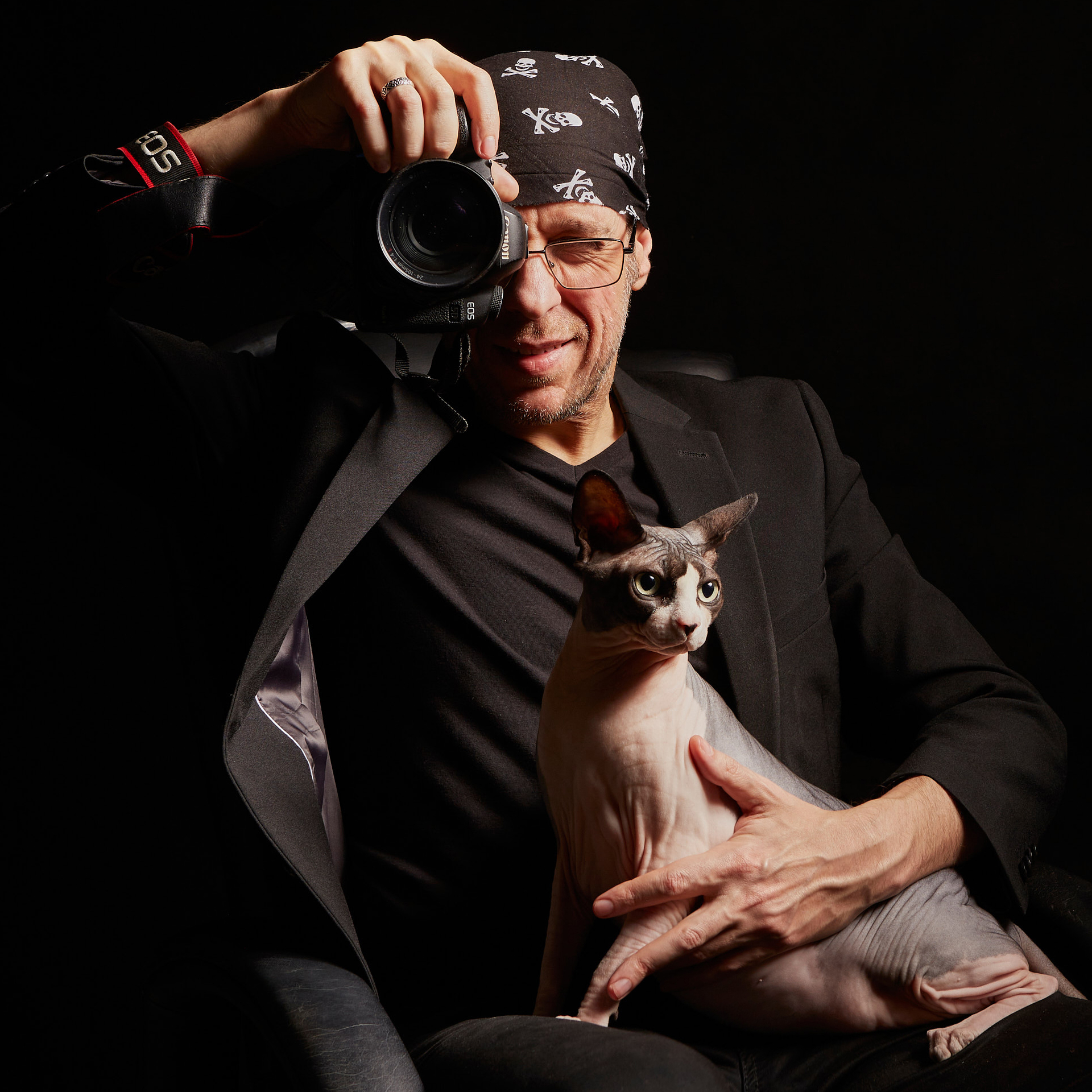 Business photographer Seva Zelikoff shooting professional corporate headshots in Warsaw