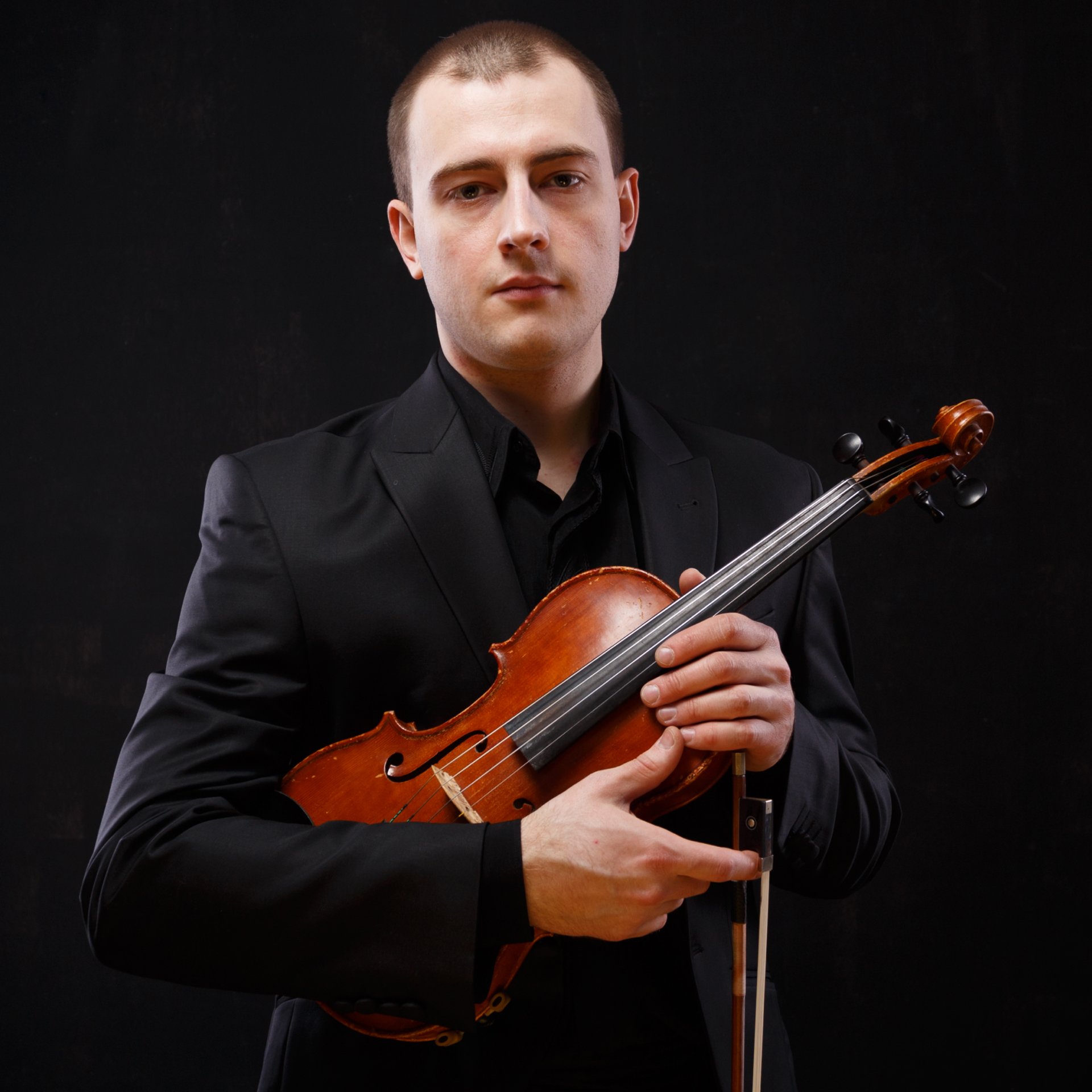 Sesja portretowa artysty — Roman Sedowłosy, skrzypek Narodowego Teatru Operowego