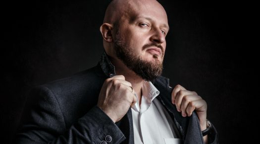 Profesjonalna sesja zdjęciowa portretowa efektowny męski portret studyjny Igora