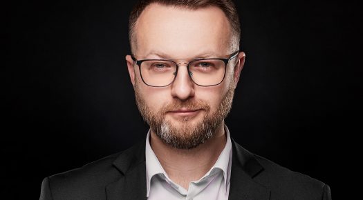 Profesjonalna sesja zdjęciowa portretowa profesjonalny portret studyjny polityka Pavla